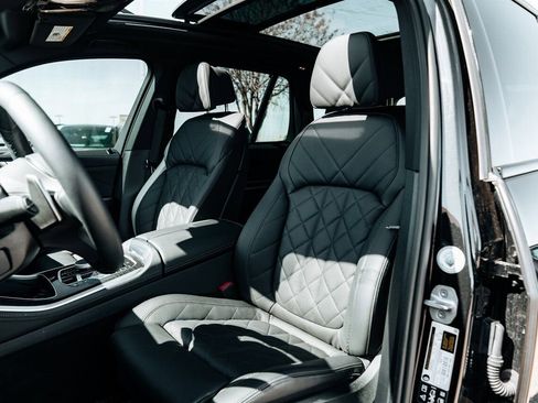 Used 2026 BMW X5 xDrive40i w/ M Sport Package image 24