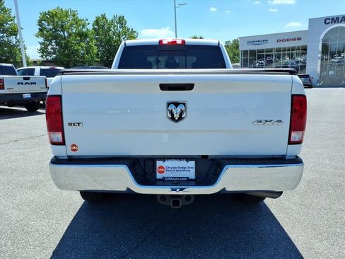 Used 2019 RAM 1500 Classic SLT AWD/4WD image 5