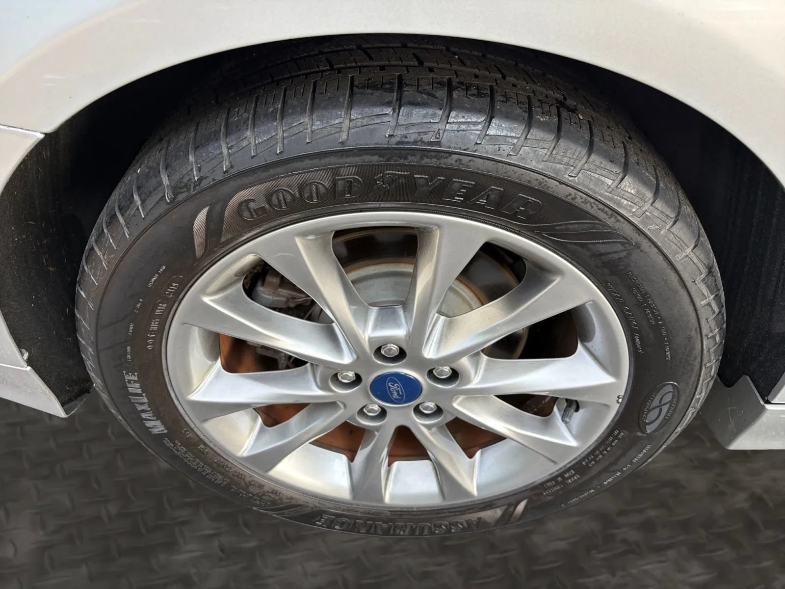 Used 2017 Ford Fusion SE FWD image 37