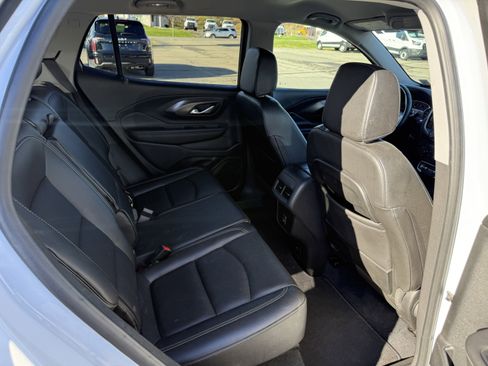 Used 2022 GMC Terrain SLT w/ Infotainment Package II image 10