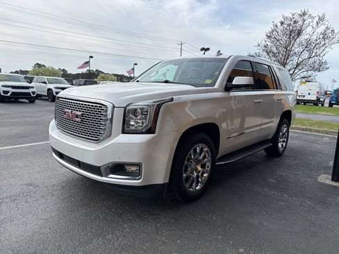 Used 2017 GMC Yukon Denali image 4