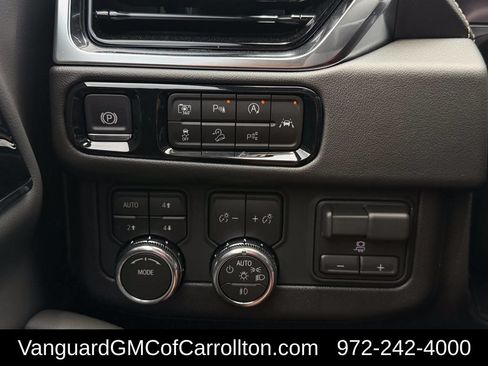 New 2026 GMC Yukon Elevation w/ Elevation Premium Package AWD/4WD image 20