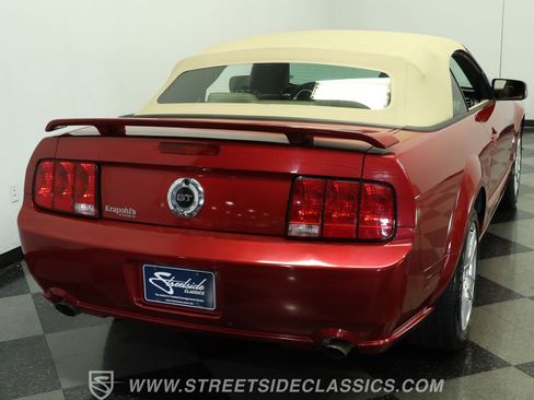 Used 2006 Ford Mustang GT RWD image 10