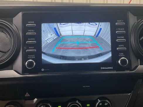 Used 2020 Toyota Tacoma SR AWD/4WD image 15