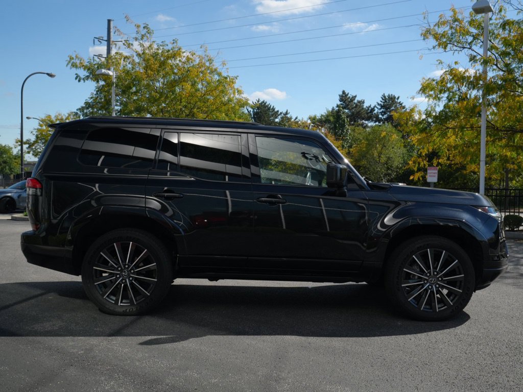 Used 2025 Lexus GX 550 w/ Accessory Package (2T) AWD/4WD image 7