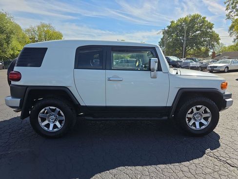 Used 2014 Toyota FJ Cruiser 4WD image 21