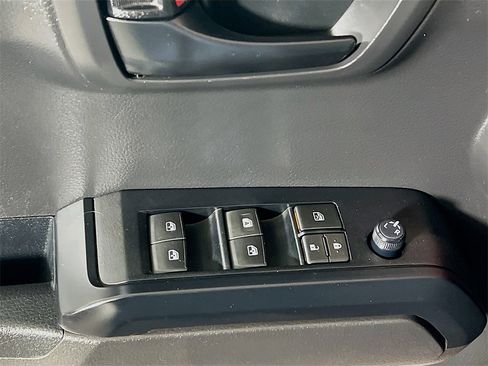 Certified 2022 Toyota Tacoma SR image 17