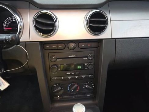 Used 2006 Ford Mustang GT RWD image 14