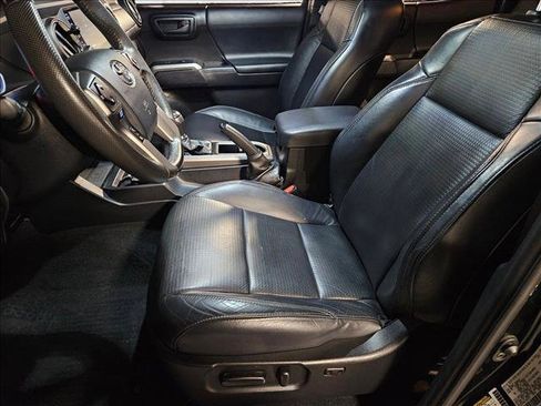 Used 2020 Toyota Tacoma Limited image 16
