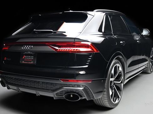 Used 2023 Audi RS Q8 w/ Black Optic Package image 27