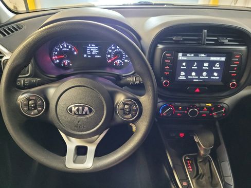Used 2020 Kia Soul S FWD image 22
