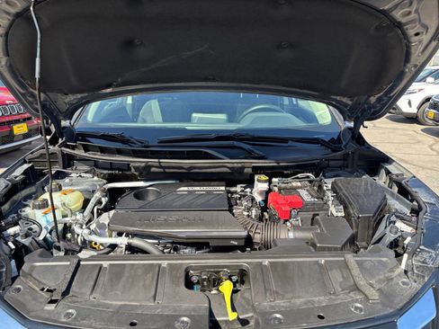 Used 2025 Nissan Rogue SV FWD image 34