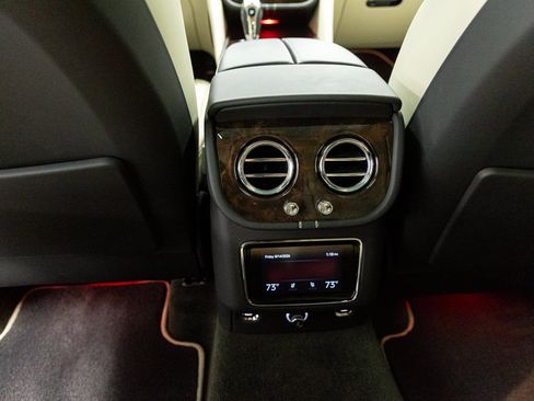 Used 2023 Bentley Bentayga AWD/4WD image 48