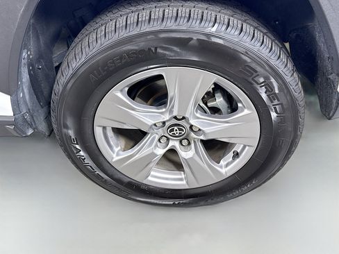 Used 2025 Toyota RAV4 LE image 27