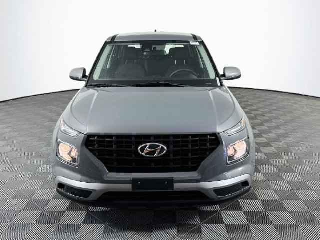 Used 2020 Hyundai Venue SE FWD image 2