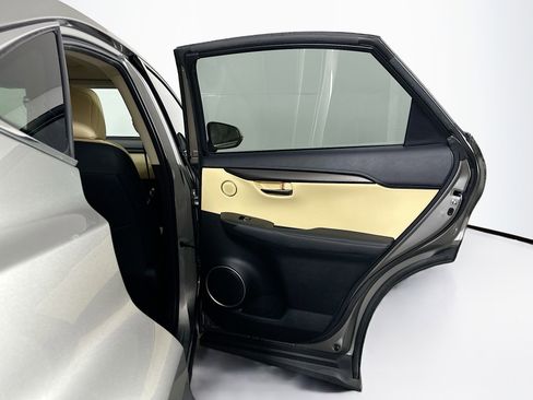 Used 2018 Lexus NX 300 FWD image 32