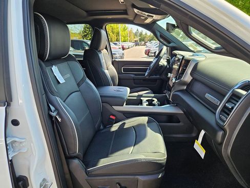 New 2026 RAM 3500 Laramie AWD/4WD image 16