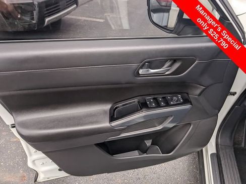 Certified 2023 Nissan Pathfinder SL w/ SL Premium Package AWD/4WD image 16