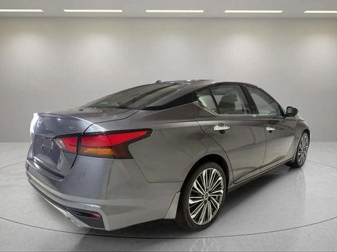Used 2024 Nissan Altima 2.5 SL image 3