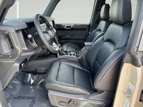 New 2025 Ford Bronco Badlands image 10