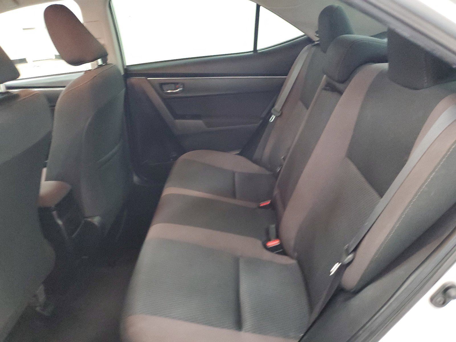 Used 2019 Toyota Corolla LE FWD image 17