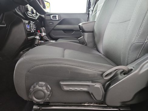 Used 2022 Jeep Wrangler Unlimited Sahara w/ LED Lighting Group image 31