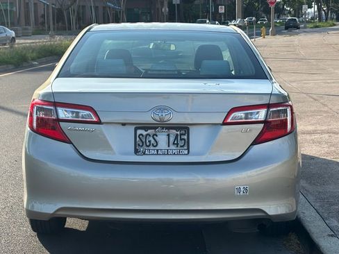 Used 2014 Toyota Camry SE FWD image 4