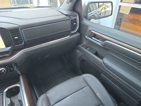 Certified 2023 GMC Sierra 1500 SLT w/ SLT Premium Package AWD/4WD image 14