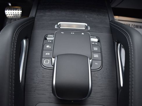 Used 2025 Mercedes-Benz GLS 580 4MATIC image 34