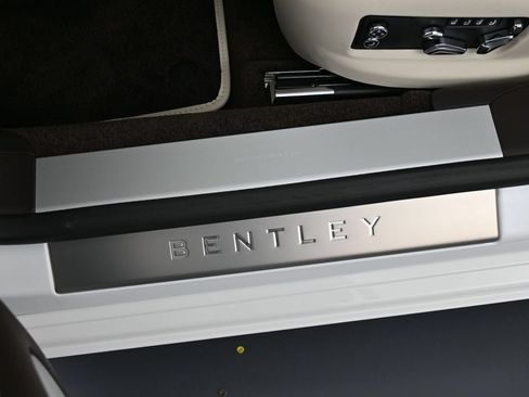 New 2026 Bentley Flying Spur Plug-In Hybrid AWD/4WD image 16