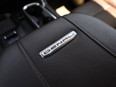 Used 2024 GMC Sierra 3500 Denali w/ Denali Reserve Package image 22