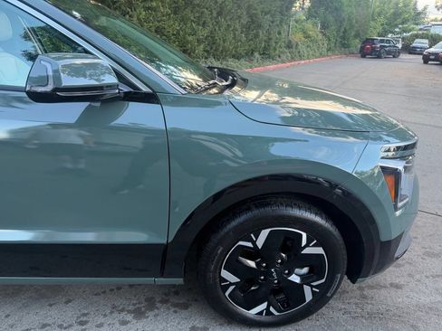 Certified 2023 Kia Niro Wind w/ Wind Preserve Package FWD image 3