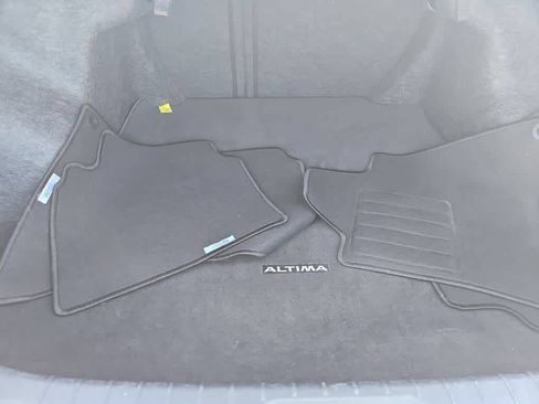 Used 2023 Nissan Altima 2.5 SV w/ SV Premium Package FWD image 7