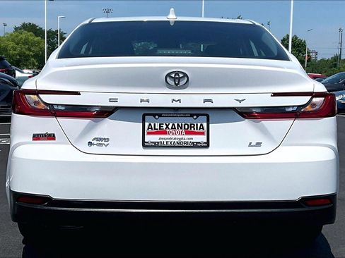 Used 2025 Toyota Camry LE w/ Convenience Package AWD/4WD image 4