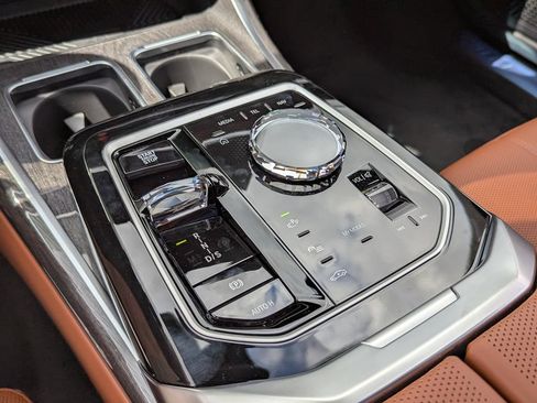 New 2026 BMW 750e xDrive w/ Executive Package AWD/4WD image 34