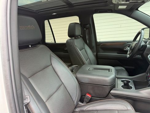 Used 2024 Chevrolet Tahoe High Country AWD/4WD image 35