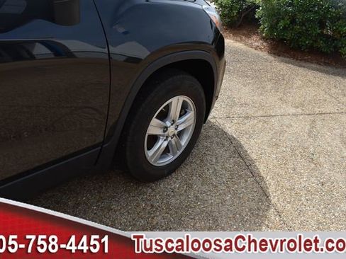 Used 2022 Chevrolet Trax LT w/ LT Convenience Package AWD/4WD image 12
