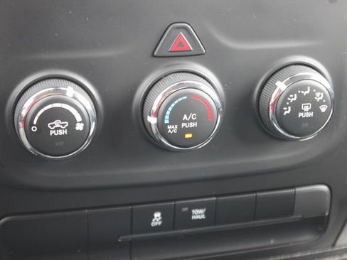 Used 2024 RAM 1500 Classic SLT AWD/4WD image 7