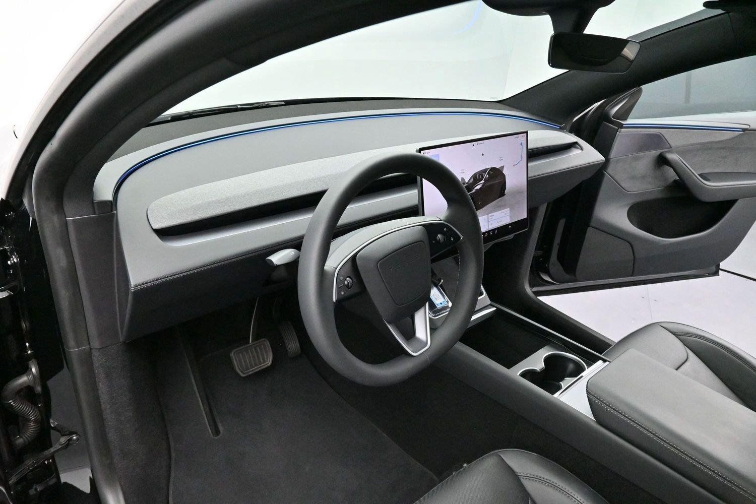 Used 2026 Tesla Model Y 2WD image 13