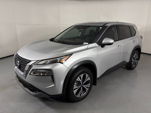 Used 2023 Nissan Rogue SV FWD image 4