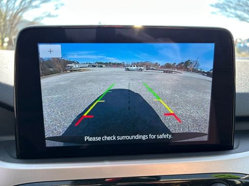 Used 2022 Ford Escape SE w/ SE Sport Appearance Package image 22