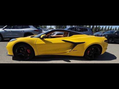 Used 2025 Chevrolet Corvette E-Ray AWD/4WD image 8