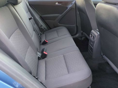 Used 2017 Volkswagen Tiguan Limited image 19