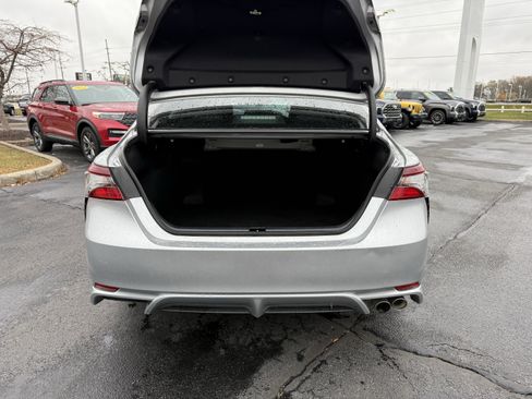 Used 2023 Toyota Camry SE image 8