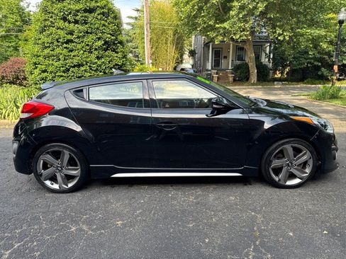 Used 2013 Hyundai Veloster Turbo w/ Ultimate Pkg FWD image 6