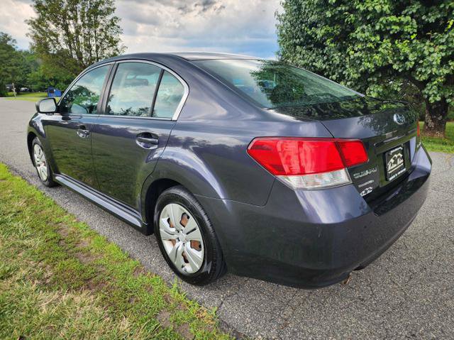 Used 2010 Subaru Legacy 2.5i AWD/4WD image 8