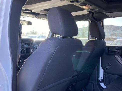 Used 2017 Jeep Wrangler Unlimited Sport w/ Max Tow Package image 20