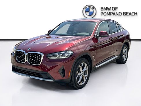 Used 2025 BMW X4 xDrive30i image 3