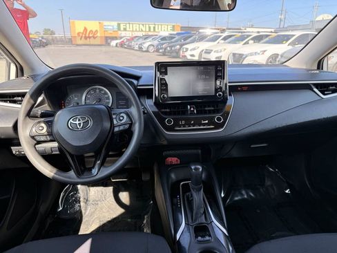 Used 2020 Toyota Corolla LE FWD image 10
