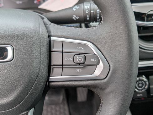 New 2025 Jeep Compass Latitude w/ Sun & Sound Group image 19